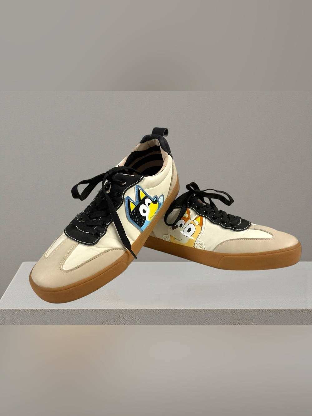 Ground Up Bluey Low-top Cream & Black Cartoon Lace-Up Sneakers Men's Size 10
